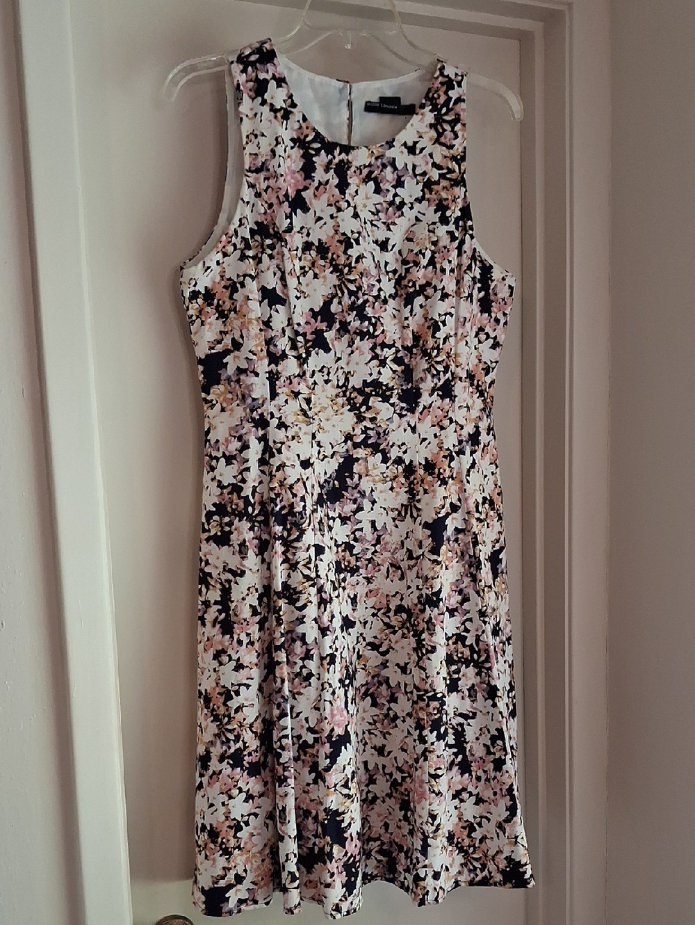 Maggy London Floral Print Sleeveless Dress in White, Pink & Navy